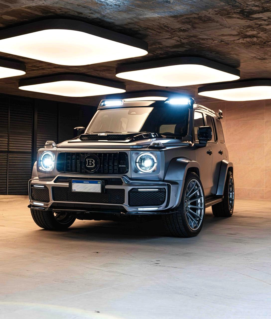 Tank 300 Estilo Brabus transformado pela MODUZZ