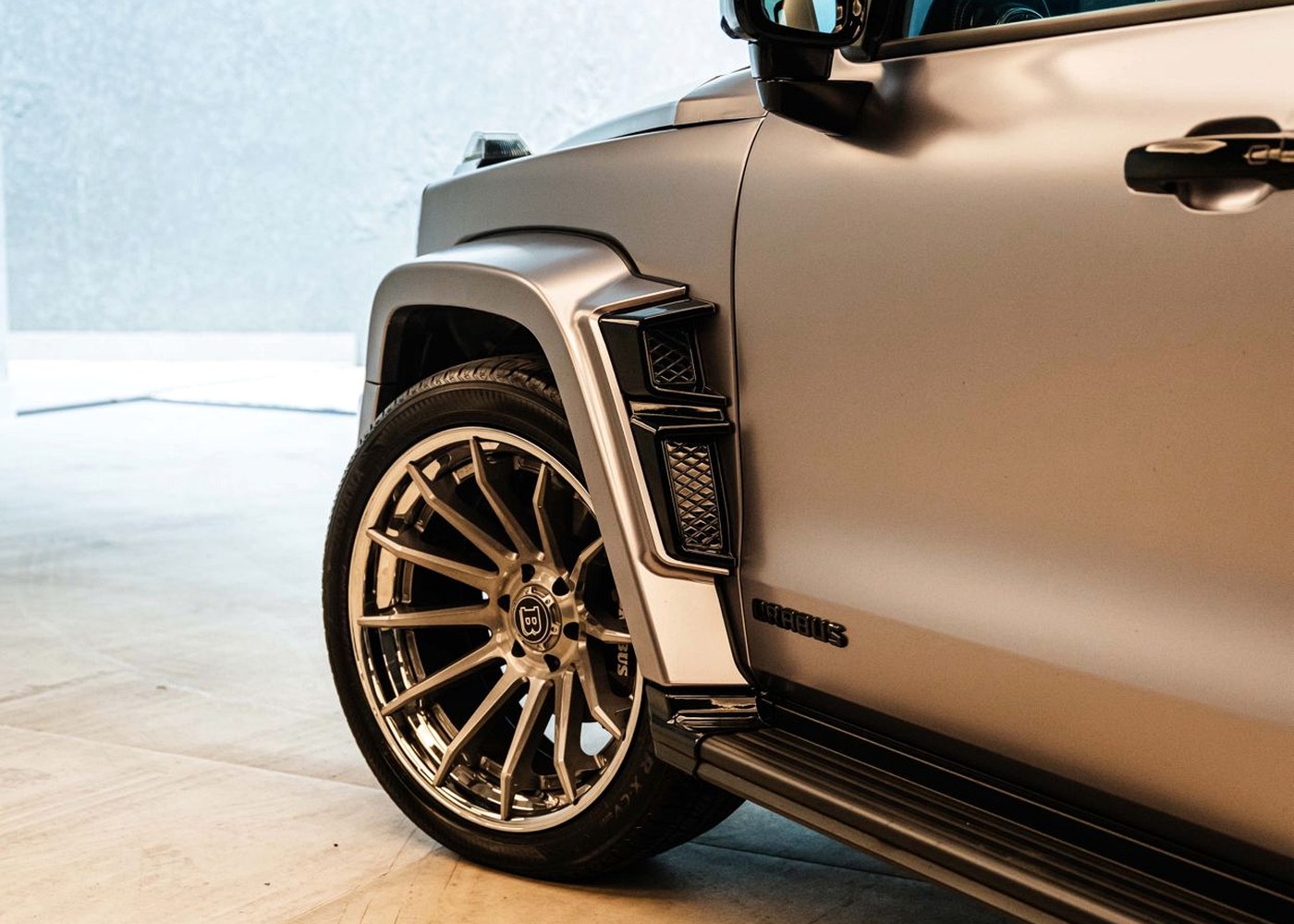 Roda dianteira do Tank 300 Estilo Brabus